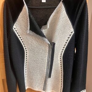 Stylish Black and White Women's Sweater NWT Small